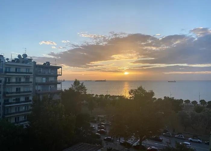 Apartament Serene With Breathtaking Sea View Salonic